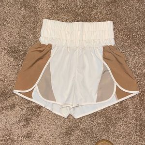 Ladies high waisted running shorts size S.  Polyester/spandex material

01-41